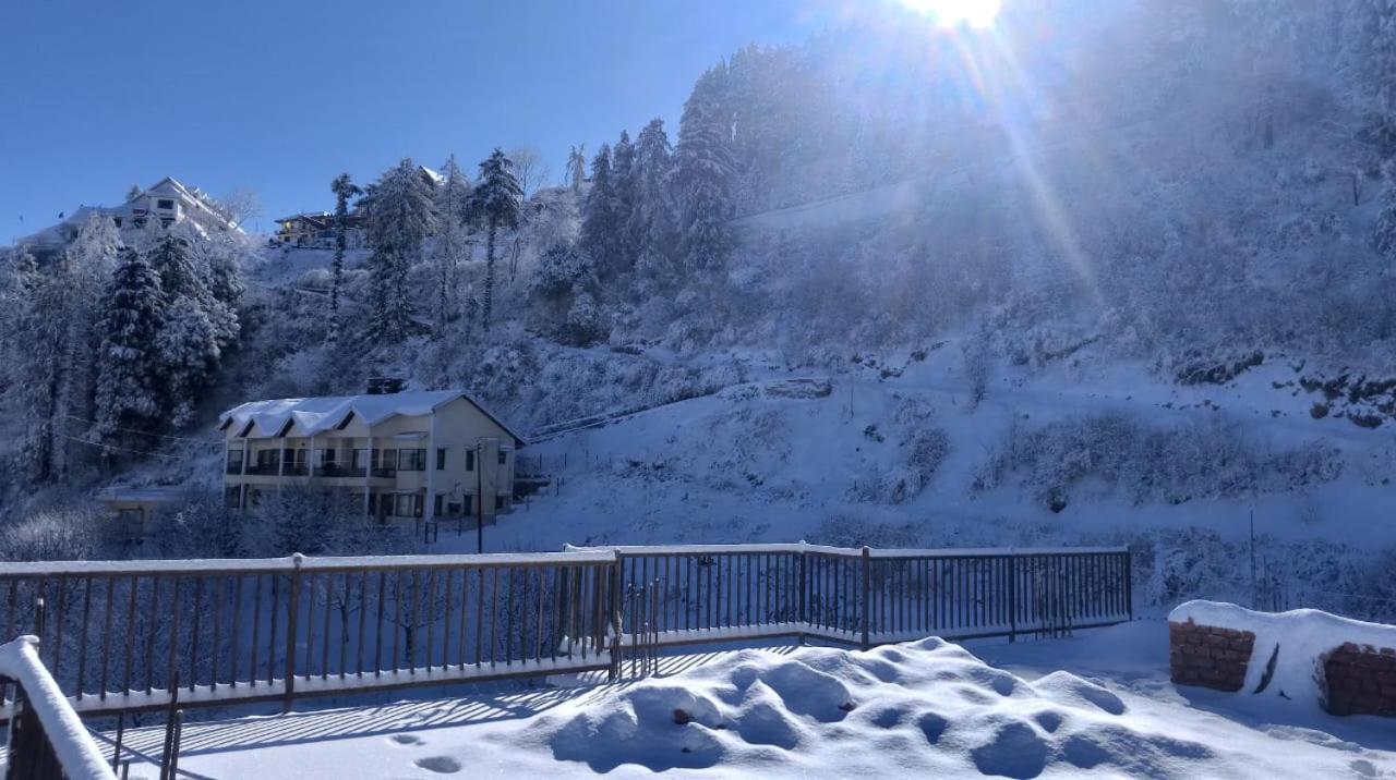 The Kufri Retreat I Vacations I Conference I Mice I Family Events I Open Air Terrace I Sky Bonfire I Wooden Rooms With Pvt Balconies I Kufri By Exotic Stays Shimla Exterior photo